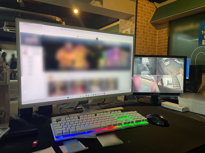 울산경찰청이 6월 30일 학교·학원가 밀집 지역 일대 불법 성인PC방에 대한 기습 단속을 벌이고 있다. 울산경찰청 제공