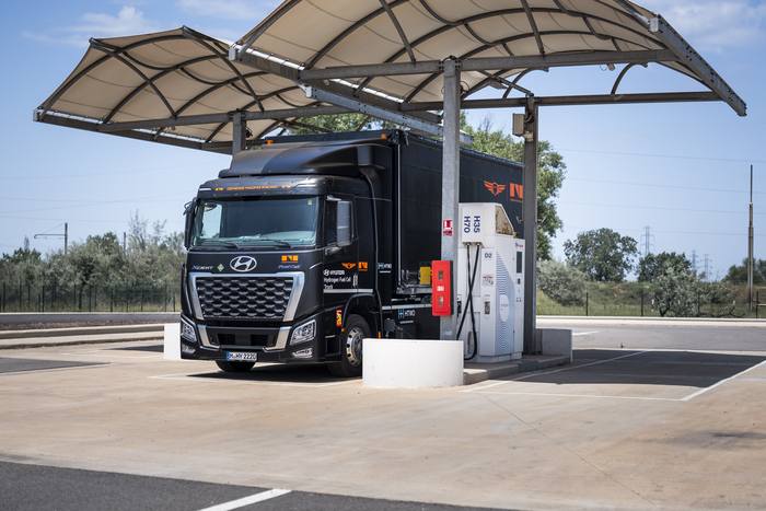 제네시스 마그마 레이싱팀에 제공된 현대차 ‘엑시언트 수소전기트럭’(XCIENT Fuel Cell)