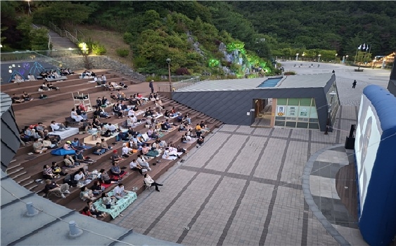 울산 울주군이 영남알프스 복합웰컴센터 소공연장에서 ‘2026년 알프스시네마 별빛 야외상영회’를 개최한다고 5일 밝혔다.