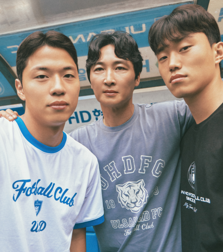 곽태휘 수석코치와 현재 울산의 후방을 책임지는 이재익과 서명관이 SPA 브랜드 스파오(SPAO) 모델로 나섰다. 울산 HD 제공