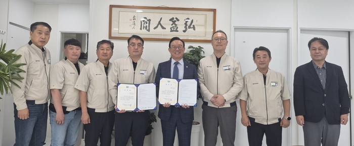 법무법인 정우(대표변호사 송철호)는 7일 울산현대자동차 우리사주조합(조합장 김상학)과 법률자문계약을 체결했다.