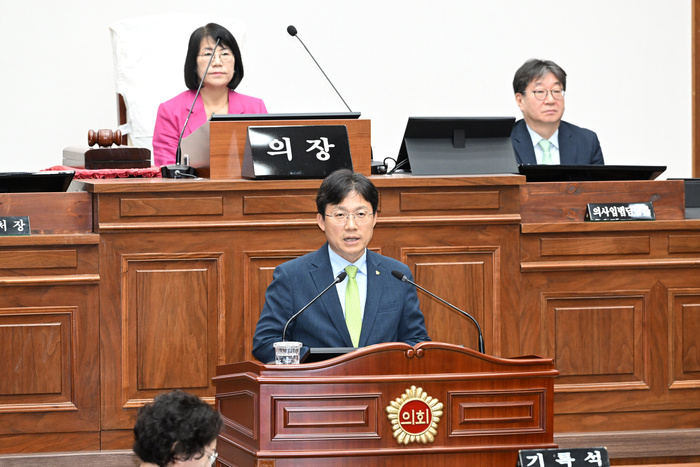 조용식 울산시교육감이 9일 울산시의회에서 민선 9기 울산 교육의 4대 정책 방향을 발표하고 있다. 울산시의회 제공