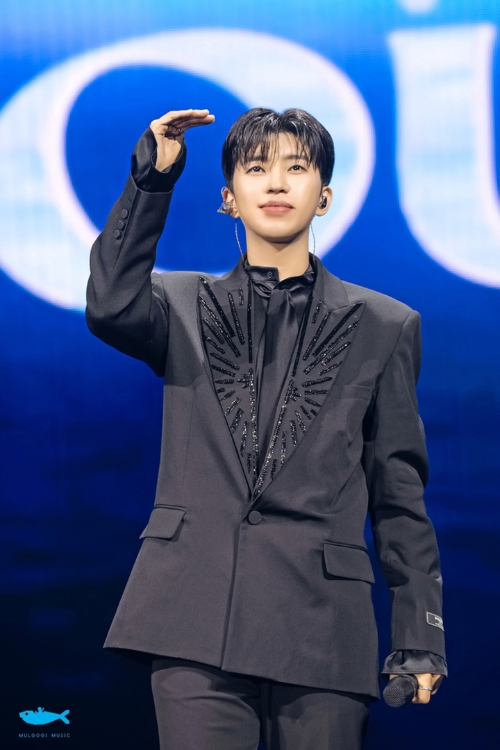 임영웅 팬클럽 영웅시대 울산히어로방은 오는 8월 8일 데뷔 10주년을 기념해 회원들이 자발적으로 모은 성금 500만원을 울산대학교병원에 전달하며 지역사회에 따뜻한 선한 영향력을 전했다. 울산대병원 제공