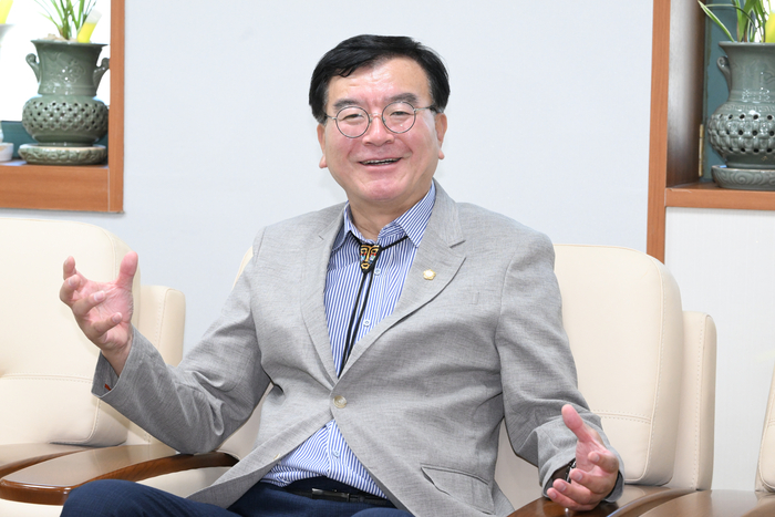 제9대 울산시의회 전반기 제1부의장 홍성우 의원. 울산시의회 제공