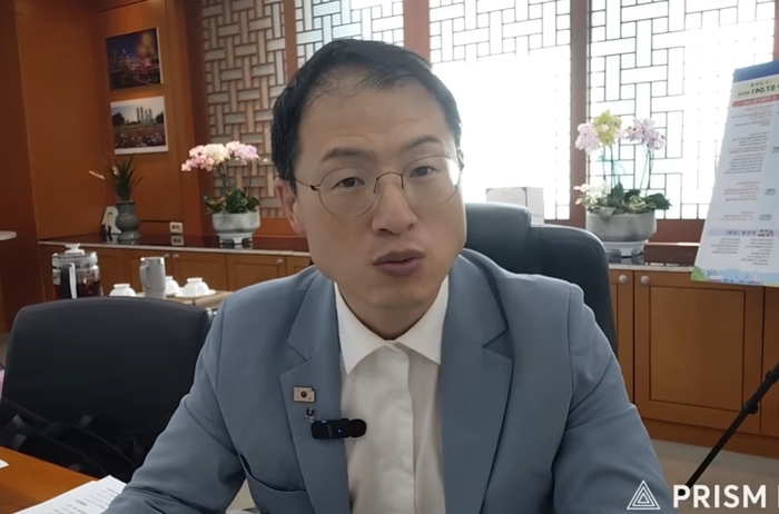 김상욱 울산시장이 트램 1호선 재검토를 추진하고 있지만 이미 체결된 계약으로 공사 중단 가능 기간이 30일가량밖에 남지 않아 시민 공론화조차 어려울 수 있다고 밝혔다. 사진은 김 시장 유튜브 채널 캡처.