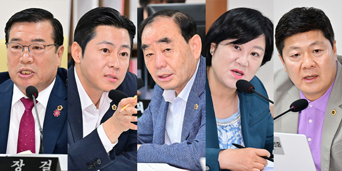 울산시의회가 상임위원회별 주요업무보고에서 침수 예방, 신용보증재단 건전성, 복지 사각지대, 통학로 안전 등 시민 밀착 현안을 집중 점검했다. (왼쪽부터)행정자치위 이장걸 위원장, 김대영 부위원장, 김기환 위원, 전영희 위원, 공진혁 위원.