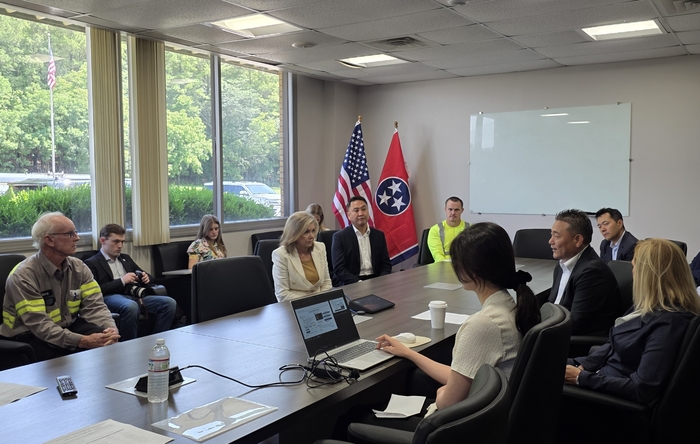 지난 11일(현지시간) 마샤 블랙번(Marsha Blackburn) 미국 연방 상원의원(공화·테네시)이 미국 테네시주 클락스빌 소재 고려아연의 ‘프로젝트 크루서블’ 프로젝트 건설현장을  찾아 사업 추진 현황과 향후 추진 계획, 프로젝트의 비전 등을 공유했다.