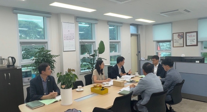 김희용 양산부시장이 시정업무 보고회 갖고 주요현안을 점검하고 있다.
