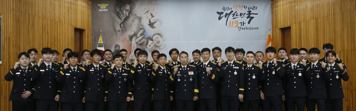 양산소방서가 2026년 하반기 승진 임용장 수여 및 전입 신고식을 가졌다.