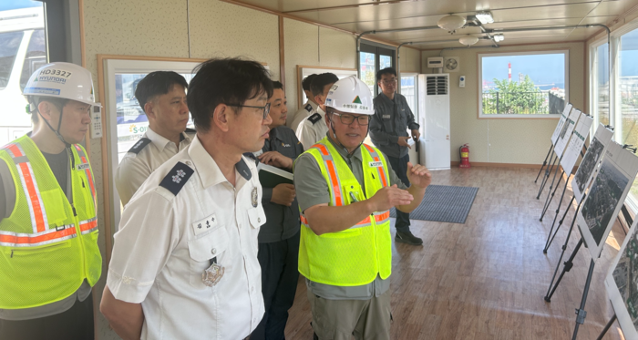 울산소방본부는 21일 에쓰오일 울산공장과 샤힌 프로젝트 공사현장을 찾아 위험물 중점관리대상에 대한 화재예방 지도방문을 실시했다. 울산소방본부 제공