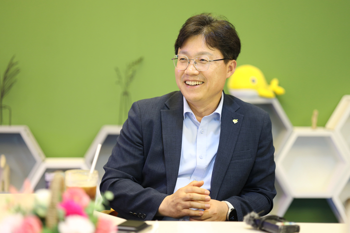조용식 울산시교육감은 27일 교육청 본관 2층 창의계발실에서 취임 한달을 맞아 기자 간담회을 열었다. 울산교육감 제공