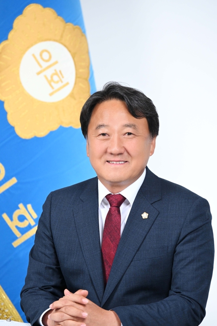 울산 지역 5개 기초의회를 이끌어 갈 제9대 전반기 구·군의장협의회장에 정우식 울주군의회 의장이 선출됐다.