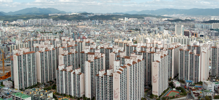 울산 아파트 매매·전세가격이 모두 상승세를 이어간 가운데 매매는 상승폭이 다소 둔화됐고, 전세는 상승폭이 확대되며 4대 광역시 중 가장 높은 상승률을 기록했다. 울산매일 포토뱅크