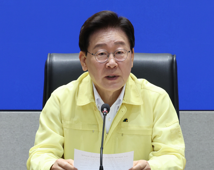 이재명 대통령이 6일 정부서울청사 중앙재난안전상황실에서 열린 폭염·가뭄 대처상황 점검회의에서 발언하고 있다. 연합뉴스