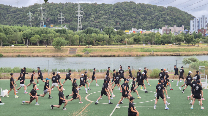 울산과학대학교가 8일부터 9일까지 이틀간 태화강 국가정원, 울산 정원 지원센터, 남산루 및 다운동 일대에서 ‘2026년 십리대밭 런케이션 성과 기반 현장 실증형 리빙랩 UC다운UP 런페스타’를 개최했다. 울산대 제공