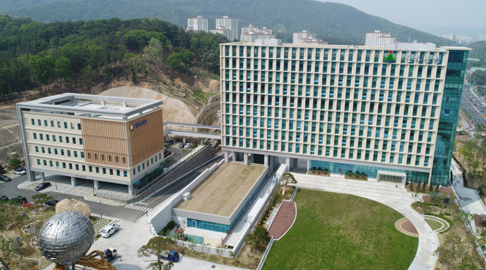 울주군청 전경.