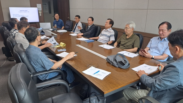 한국방폭협회(공동회장 박종훈·백순흠)는 13일 방폭안전관리 전수조사 참여 전문가를 대상으로 제3차 전문가 초청 강의를 진행했다. 방폭협회 제공