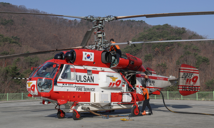 울산소방본부가 운용 중인 카모프(KA-32T) 모습. 울산매일 포토뱅크