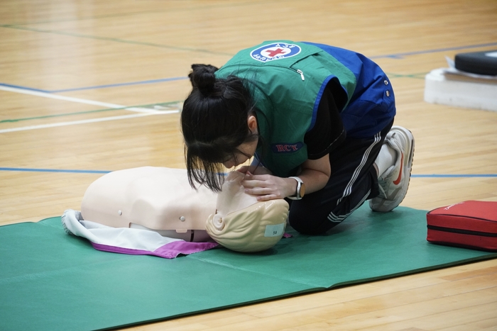 대한적십자사 울산지사(회장 김청옥)는 오는 10월 24일 울산시민을 대상으로 ‘2026년 제24회 심폐소생술 경연대회‘를 개최한다고 7일 밝혔다. 대한적십자사 울산지사 제공