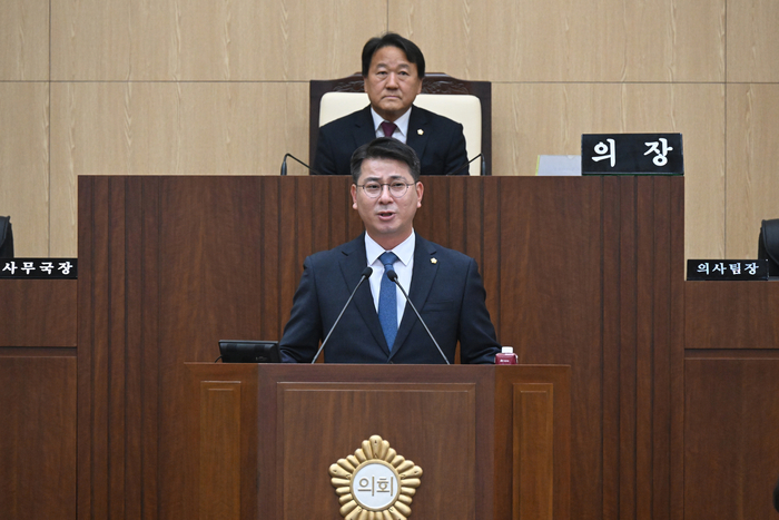 울산 울주군의회 최윤성 의원이 15일 열린 제248회 임시회 제2차 본회의 5분 자유발언을 하고 있다.