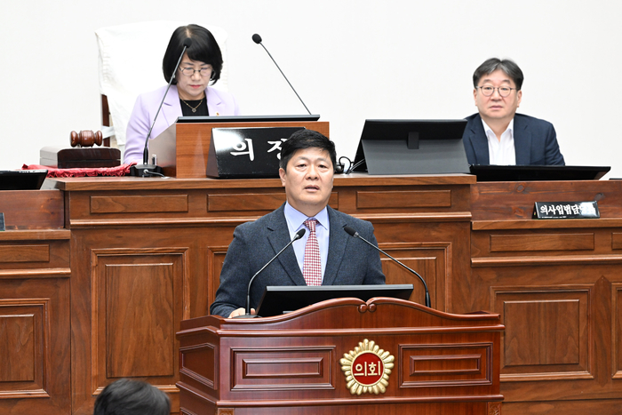 16일 울산시의회 제267회 제1차 정례회 제2차 본회의에서 공진혁 의원이 신상발언을 하고 있다. 울산시의회 제공