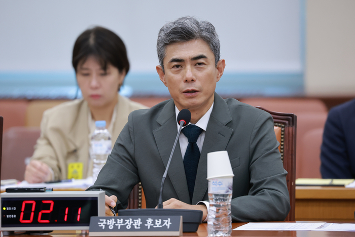 강신철 국방부 장관 후보자가 16일 국회 국방위원회에서 열린 인사청문회에서 위원 질의에 답하고 있다. 연합뉴스