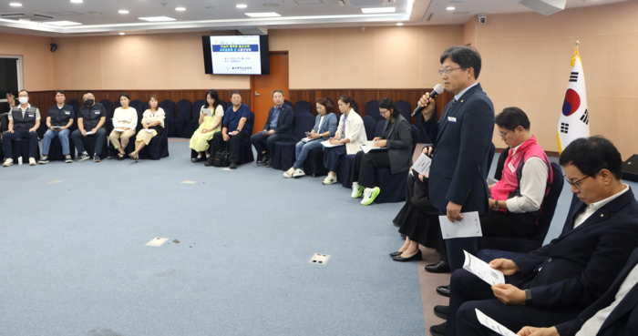 조용식 교육감이 28일 시교육청 집현실에서 열린 ‘교육공동체 소통 간담회’에 참석해 인사말을 하고있다. 울산교육청 제공
