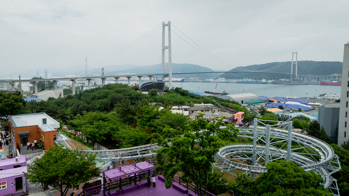 울산시가 부산·경남 여행사 관계자들을 초청해 생태·역사·해양 관광자원을 소개하고, 수도권·외국인 관광객을 겨냥한 동남권 체류형 관광상품 개발에 나섰다. 사진은 장생포 웨일즈카트. 울산매일 포토뱅크