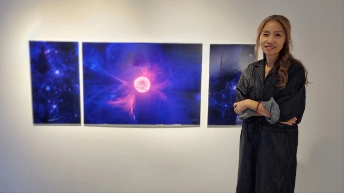17번째 개인전 ‘Where is the light from?’을 열고 있는 서양화가 양희숙 작가. 본인 제공