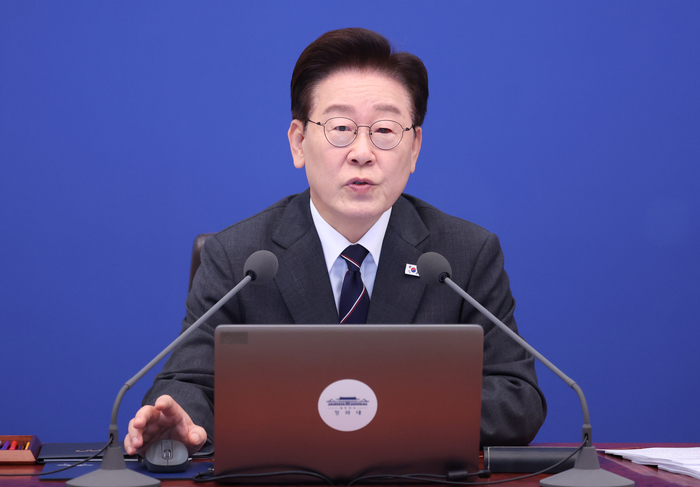 이재명 대통령이 6일 청와대에서 열린 국무회의에서 발언하고 있다. 연합뉴스