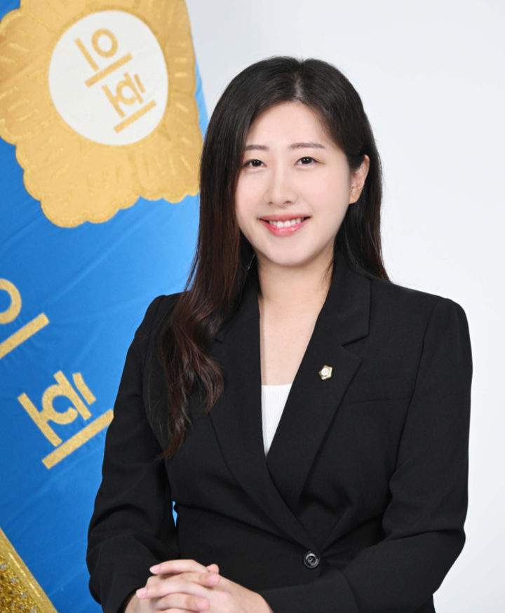 장동희 울주군의원은 울주군의 탄소중립 정책 추진 실적을 점검하고 미추진 사업 재검토와 주민 참여 확대, 재활용품 선별체계 개선을 주문했다.