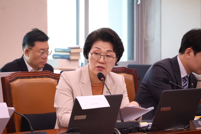 권향엽 의원은 “어느 지역에 사는지에 따라 누군가는 보험료 지원을 더 받고, 누군가는 덜 받는다면 상대적 박탈감이 들 수밖에 없다”고 지적했다.