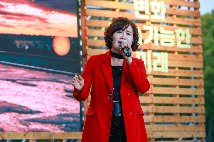 도하영의 공연이 진행되고 있다. 최지원 기자