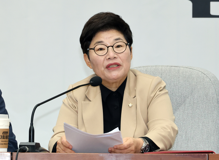 국민의힘 임이자 정책위의장이 지난 13일 국회에서 열린 국정감사 대책 회의에서 발언하고 있다.  연합뉴스