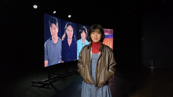 영국에서 미술을 공부한 백다래 작가는 고향에 돌아온 뒤 지금까지 울산에서 작업을 이어가고 있다. 발화하는 신체, 박제된 감정’ 작품 앞에 선 백다래 작가. 본인 제공