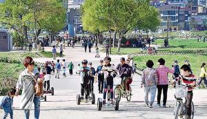 자전거·전동스쿠터 씽씽…태화강대공원서 휴일 ‘만끽’