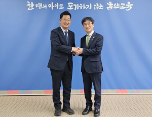 김태선 국회의원 당선인, 천창수 울산시교육감과 의견 교환