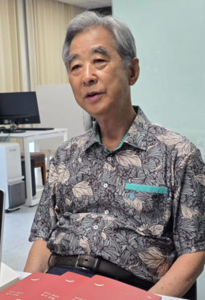 “삶도 글도 끝없는 퇴고…빨간 펜 접을 날 아직 멀었죠”
