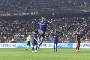 울산HD, ‘동해안 더비’ 2대0 완승…3연승 질주