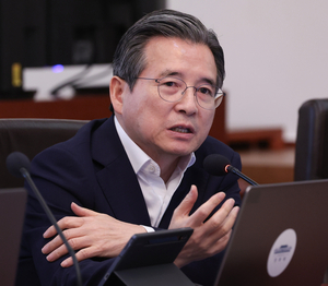 레버리지 ETF·종부세 역풍?…김용범 청 정책실장 사퇴